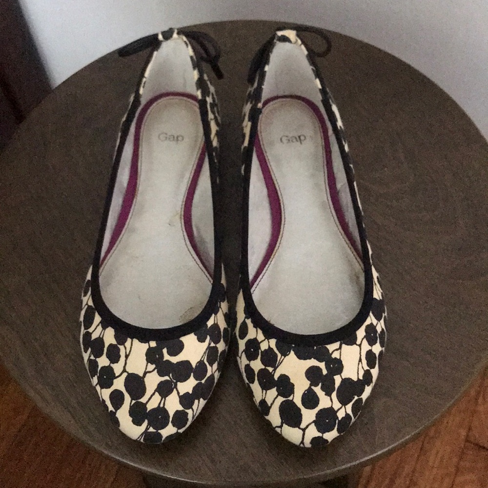 Gap B/W printed flat, Size 6 - Picture 2 of 5
